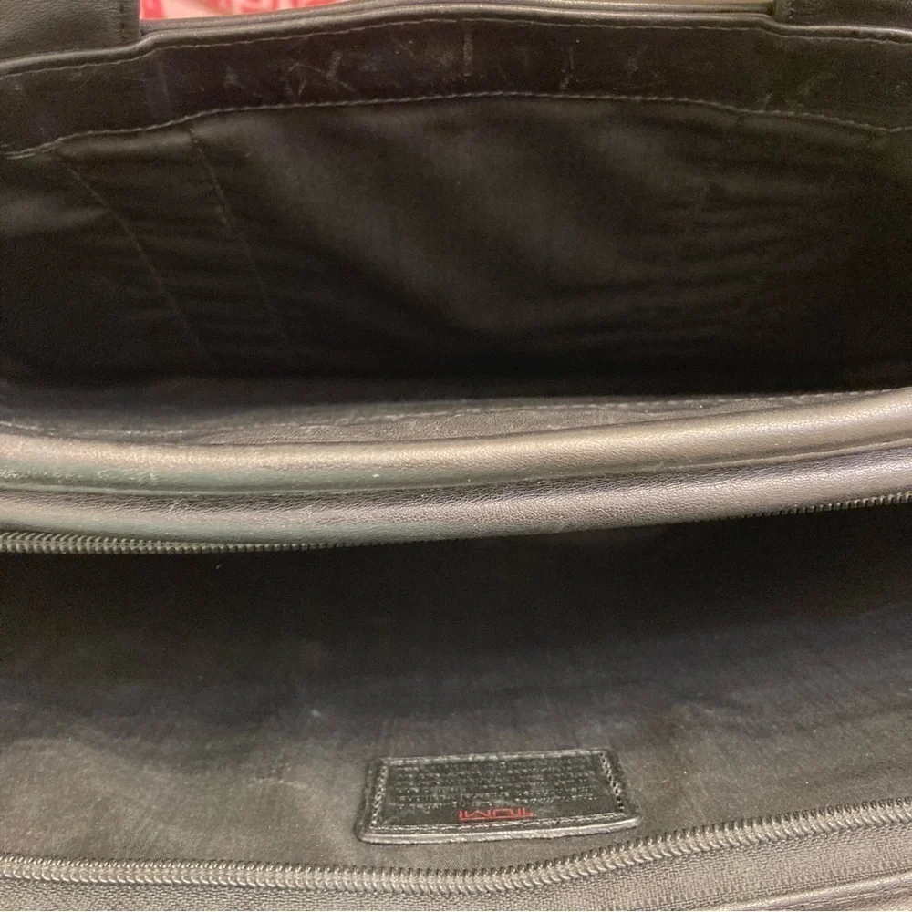 Tumi black leather mens briefcase bag
